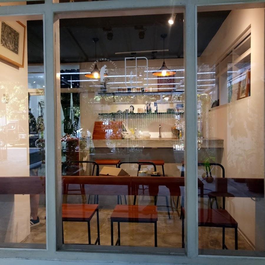 Terras Kedai Kopi, Dukuh Pakis