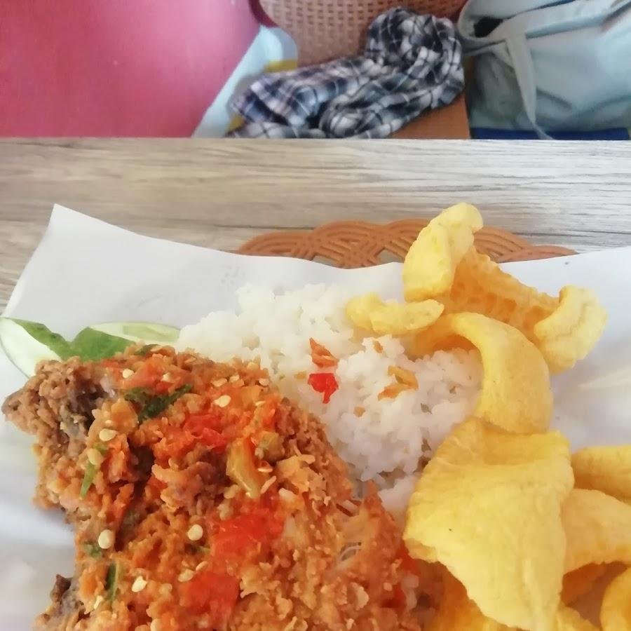 Alibaba Fried Chicken, Desa Cipadung