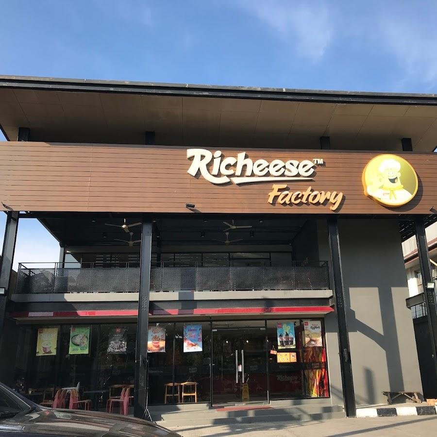 Richeese Factory, Gatot Subroto