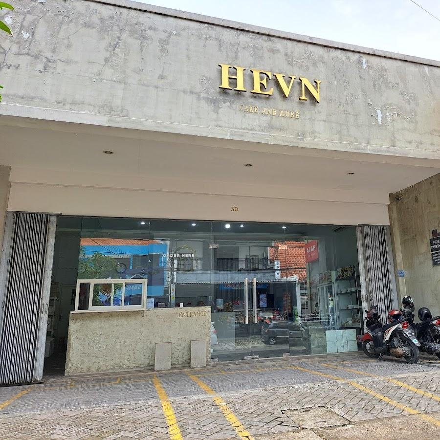 Hevn Cake, Simpang Darmo Permai