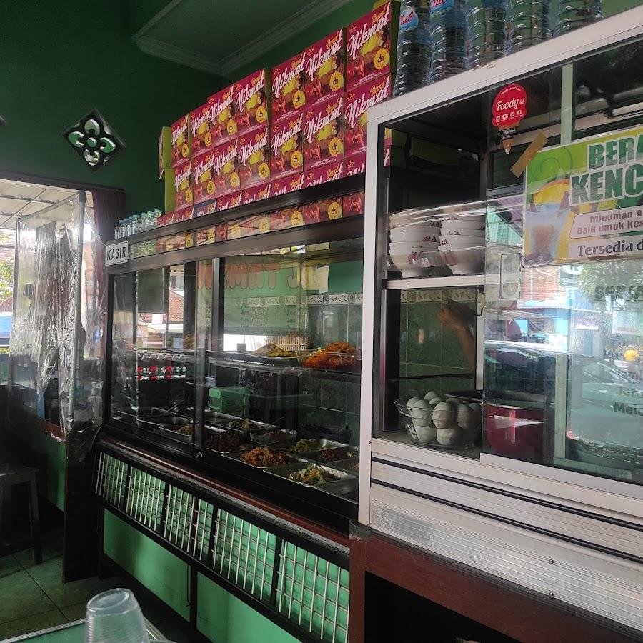 Depot Nikmat 2, Pakis