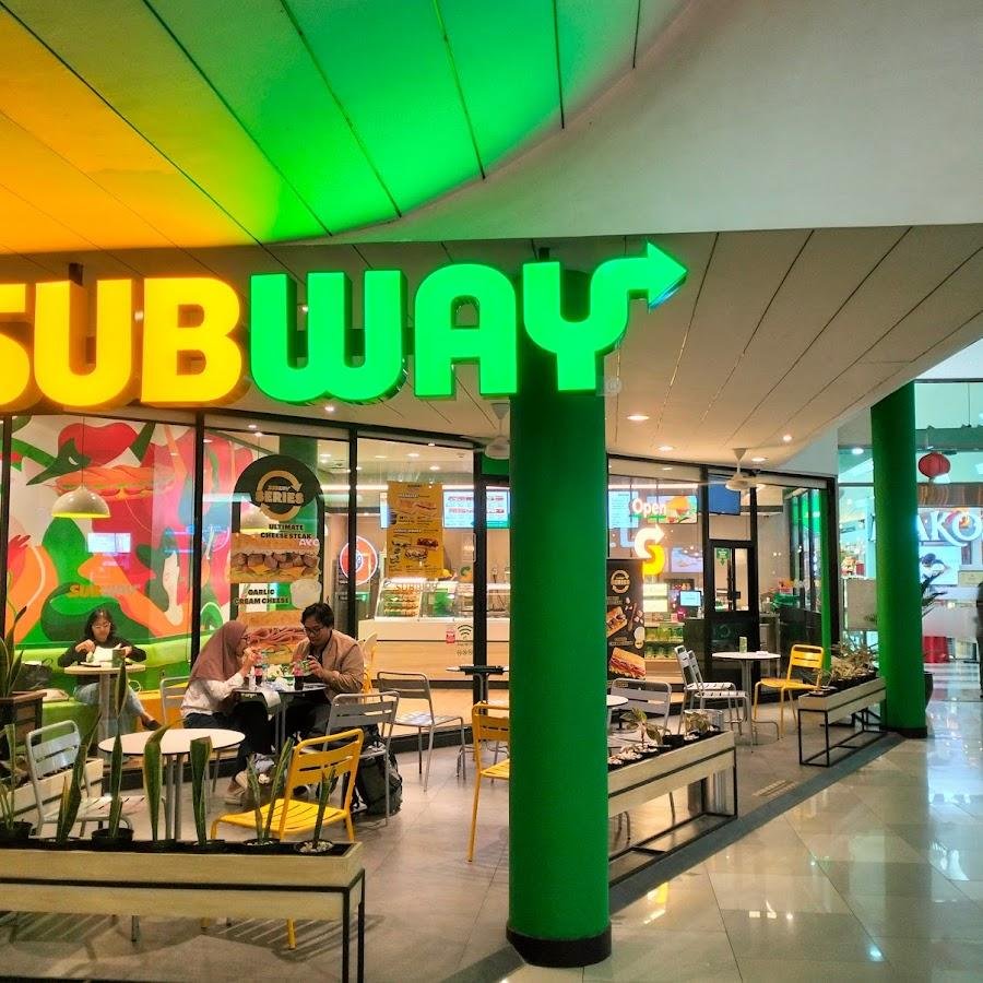 Subway, Plaza Festival