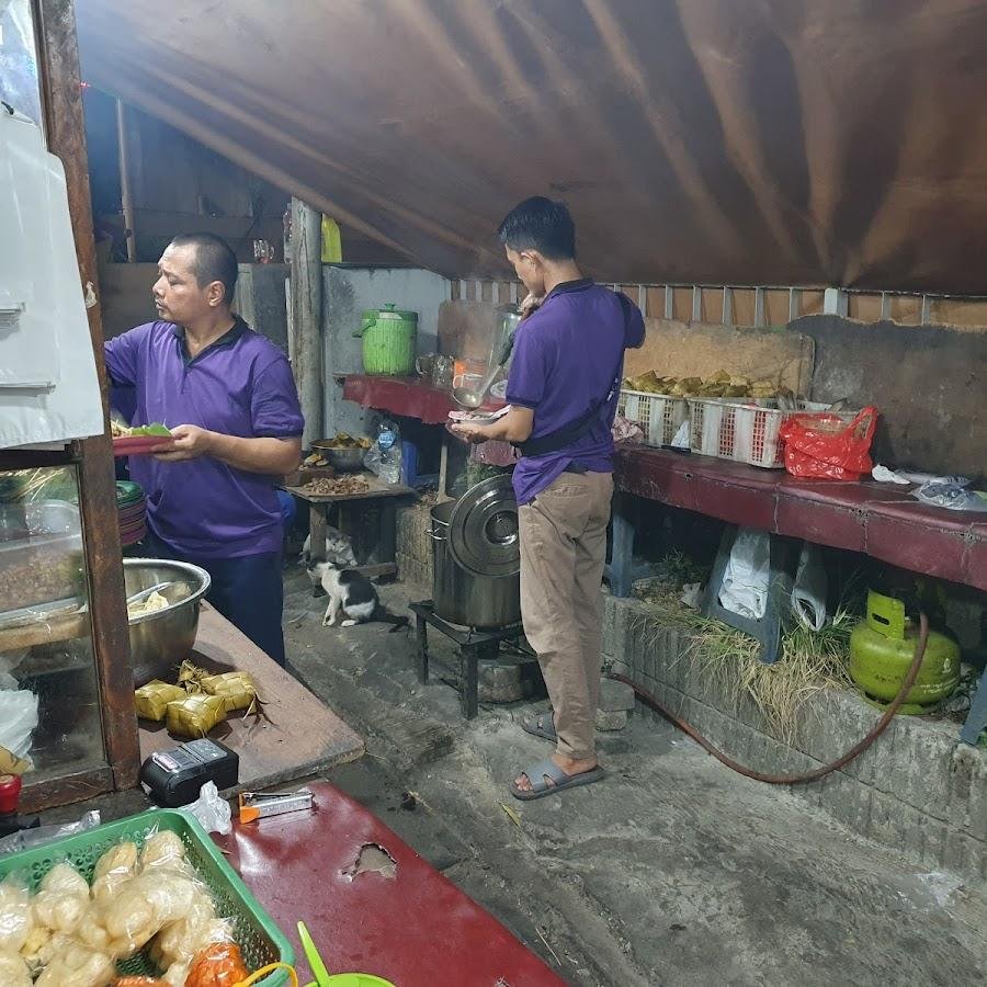 Sate Padang Mak Adjat, Gunung Sahari