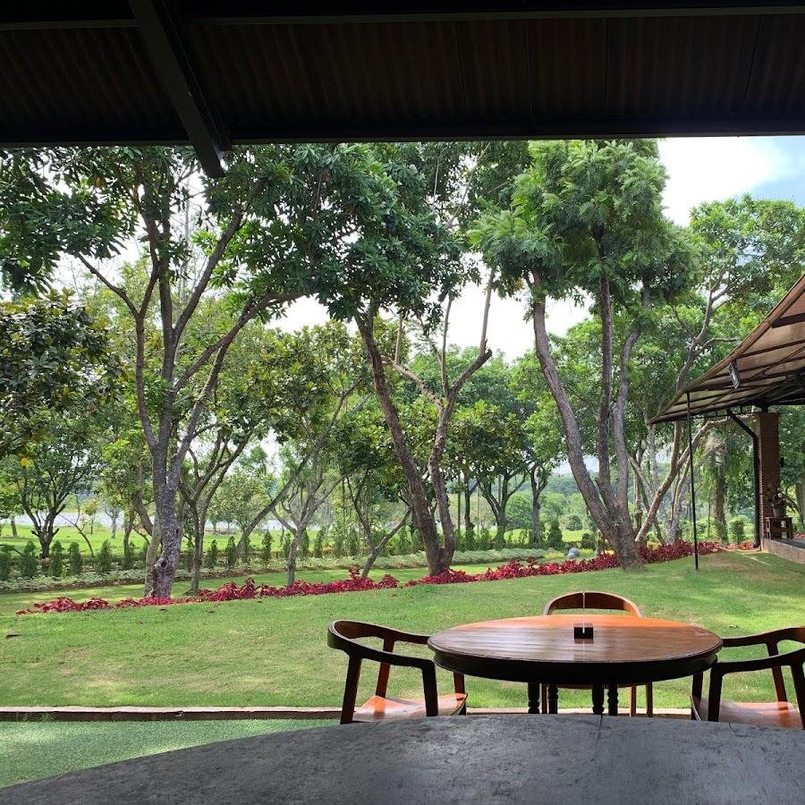 Gama Candi Resto, BSB City