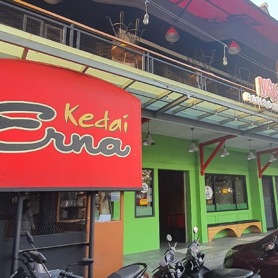 Ayam Kremes Kedai Erna, Gegerkalong Hilir