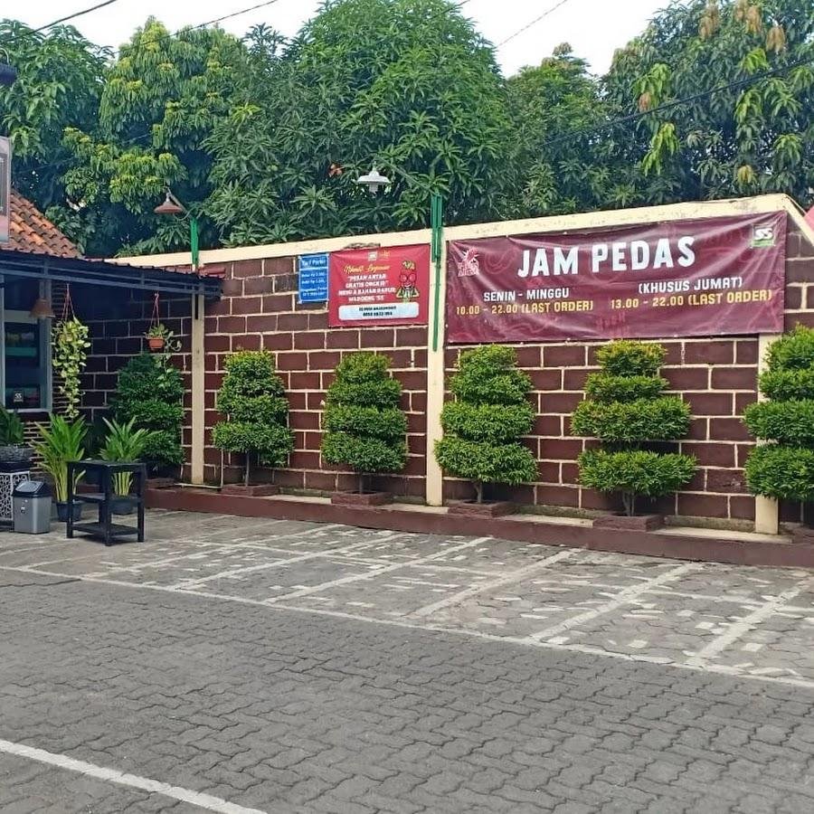 Waroeng Spesial Sambal SS, Anjasmoro