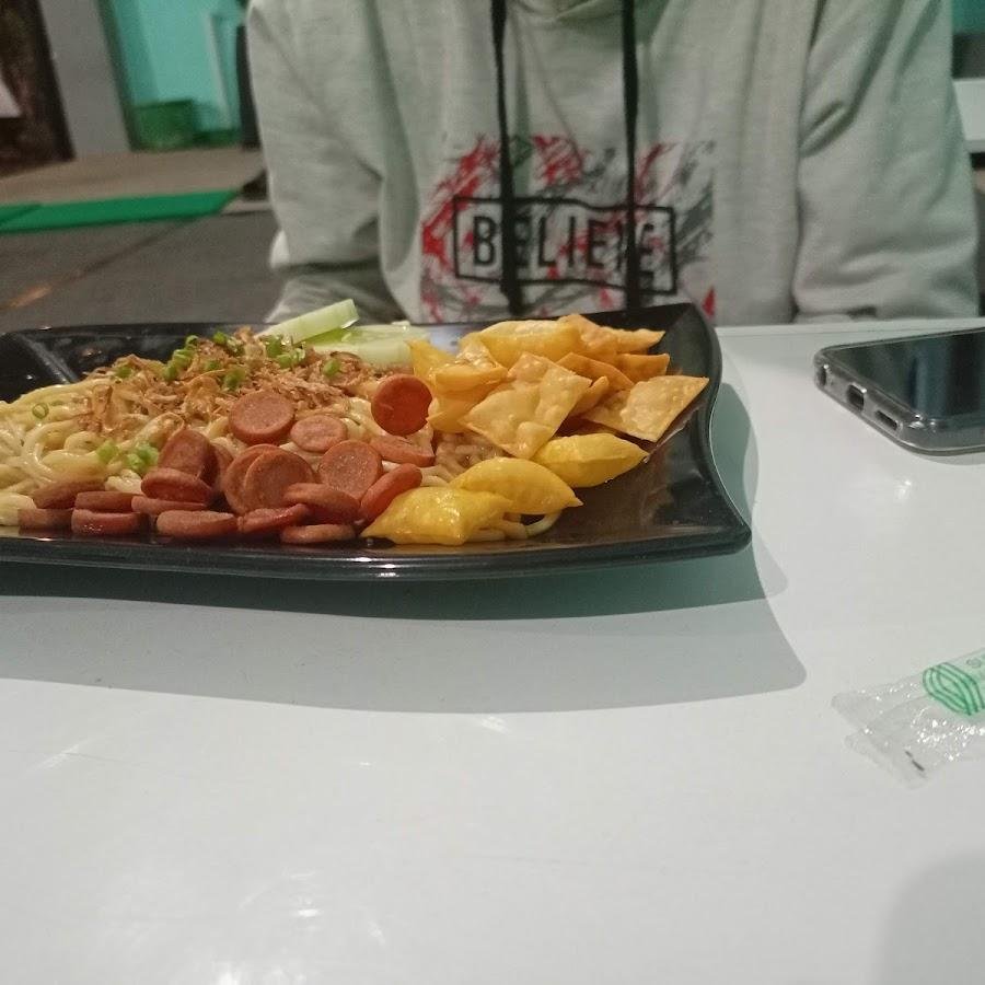 MIE HOTLAZA ALA MIE GACOAN, BANYUWANGI KOTA