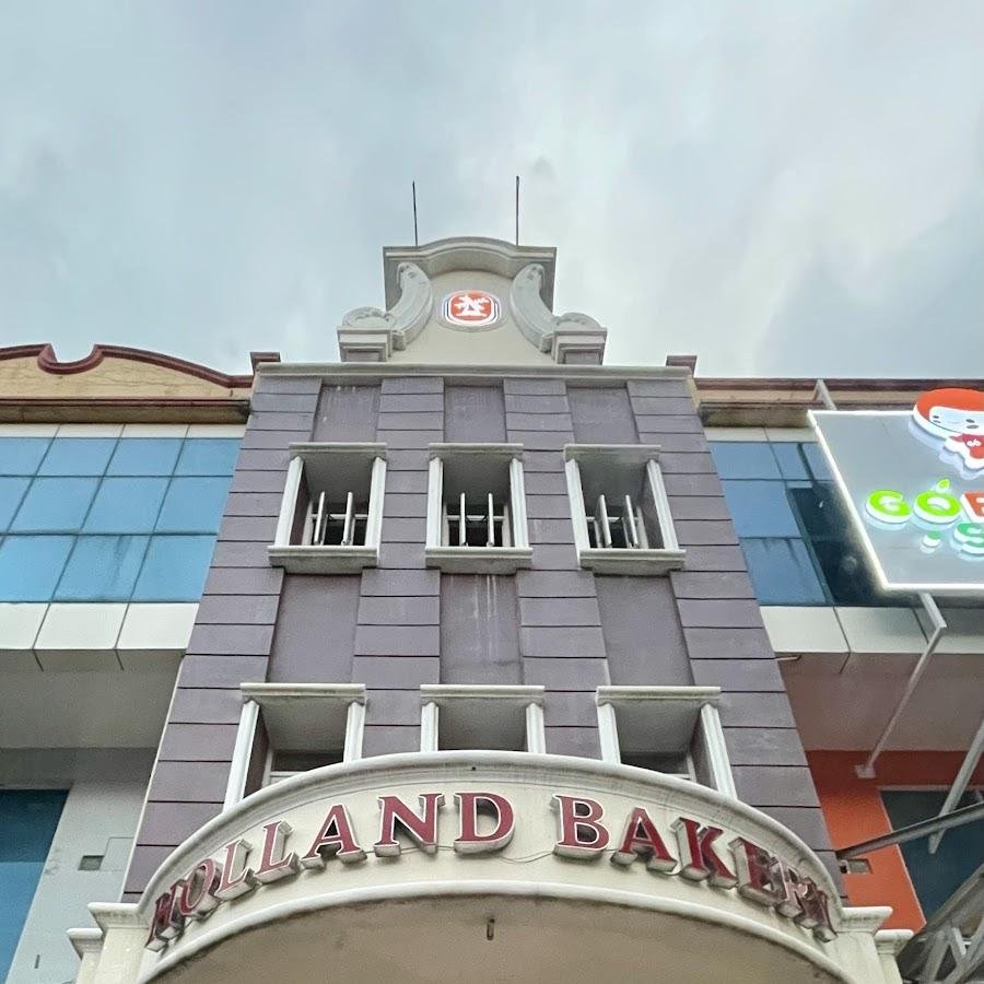 Holland Bakery, Nest Puri
