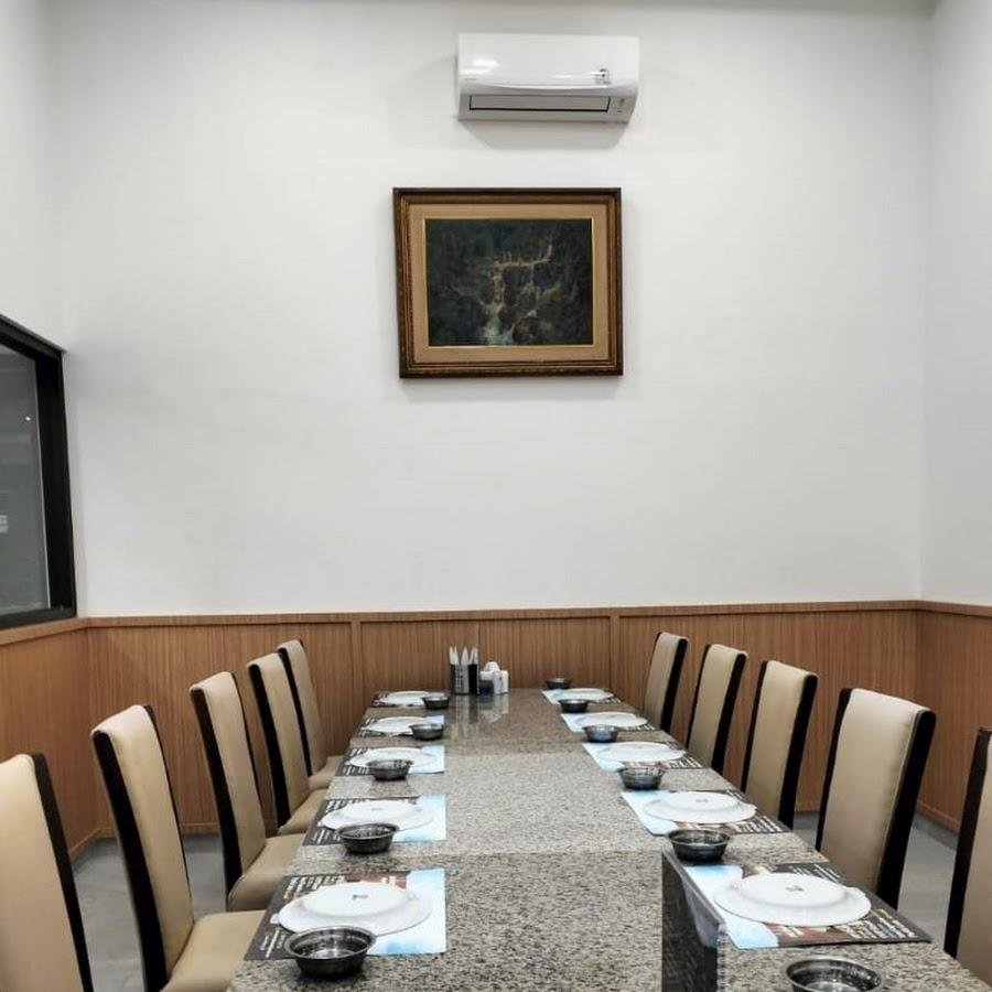 Sari Rendang, Wolter Monginsidi