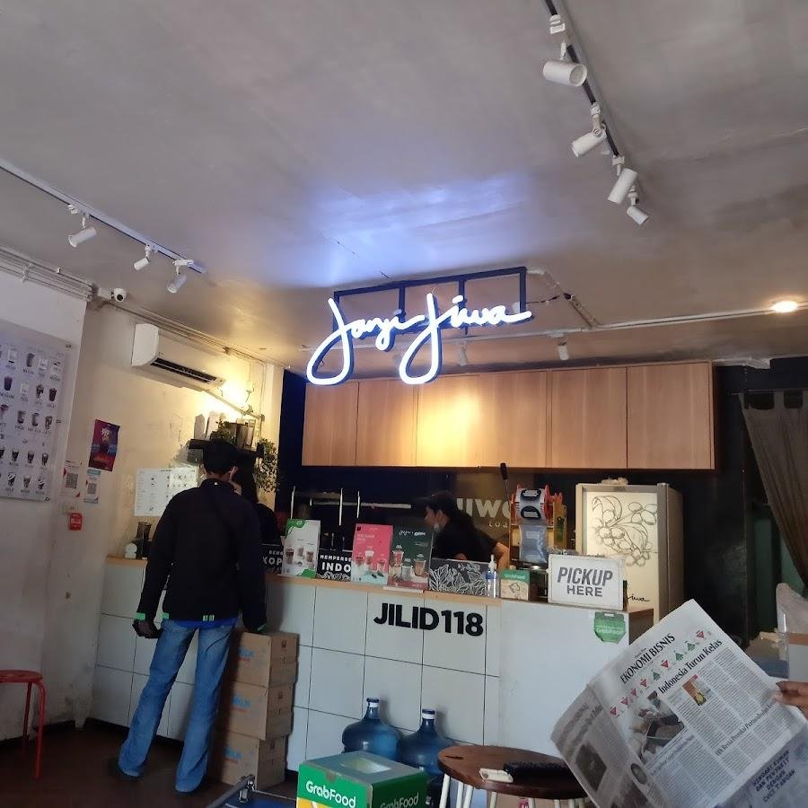Kopi Janji Jiwa & Jiwa Toast, Universitas Airlangga Surabaya