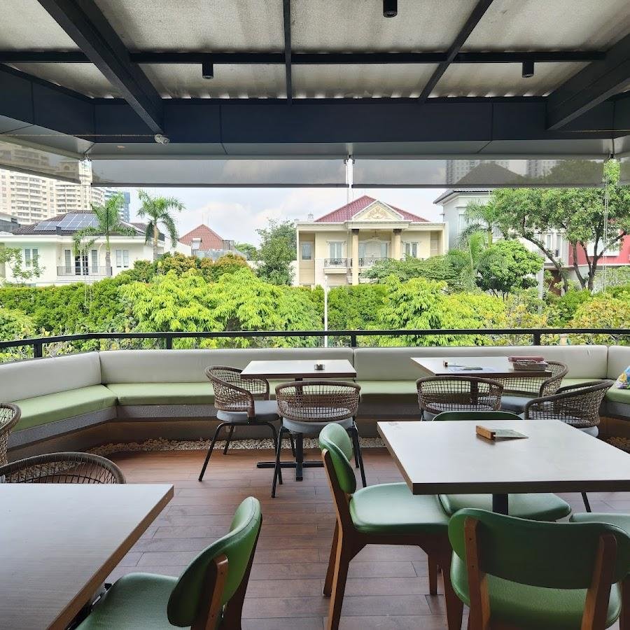 Naughty Olive, Kelapa Gading