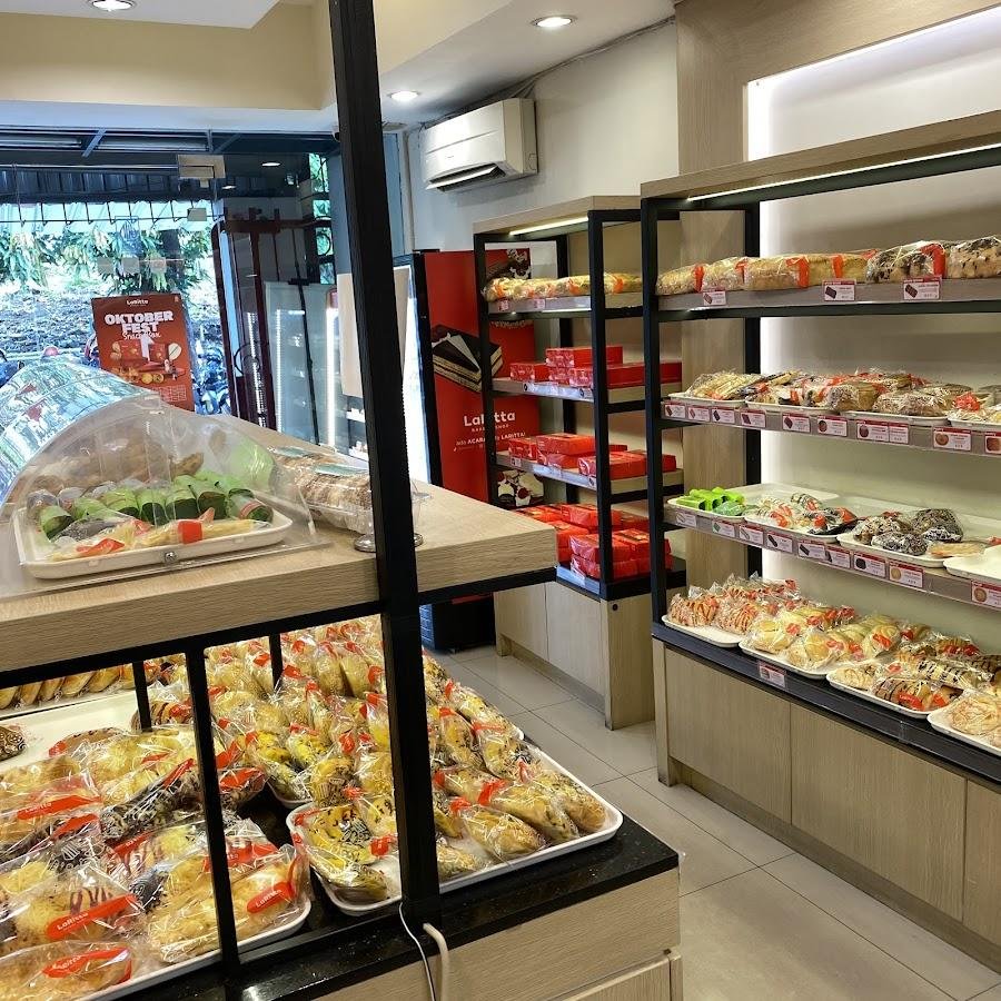 Laritta Bakery, Nias