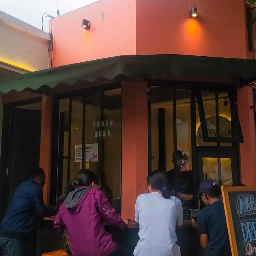 Kopi Susu Amateur, Antapani Tengah