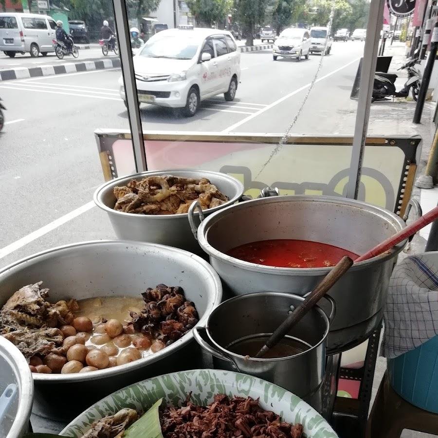 Gudeg Mbak Wiek, Jalan Adisucipto 12