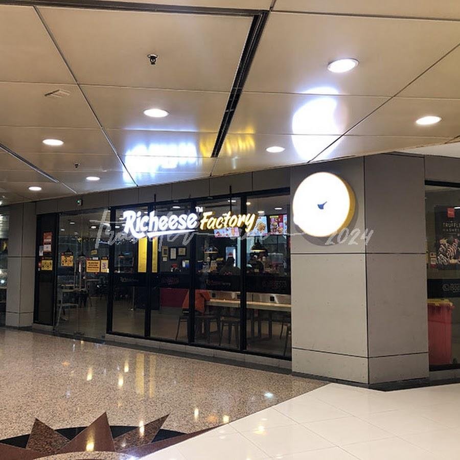 Richeese Factory, Tunjungan Plaza