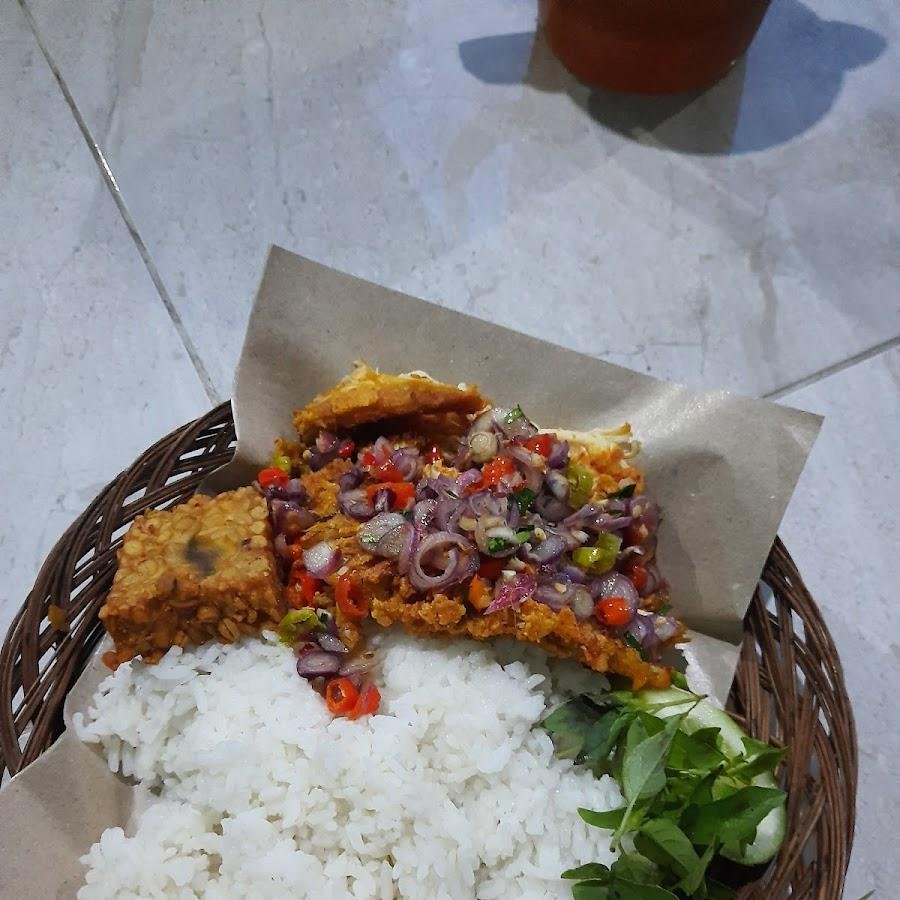 Geprek & Penyetan Pawon Le Oko, Waru