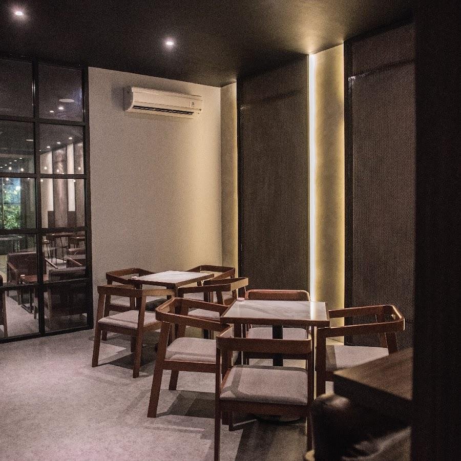 Maketh Coffee & Eatery, Danau Agung