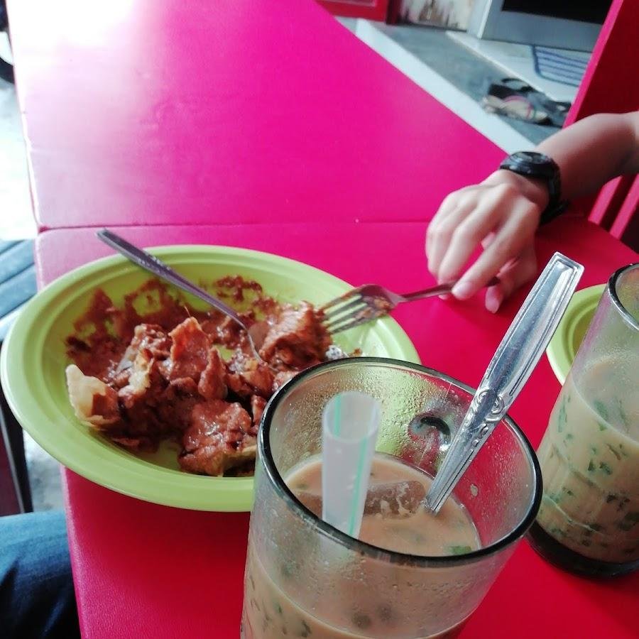 Es Cendol Elizabeth Siomay, Perjuangan
