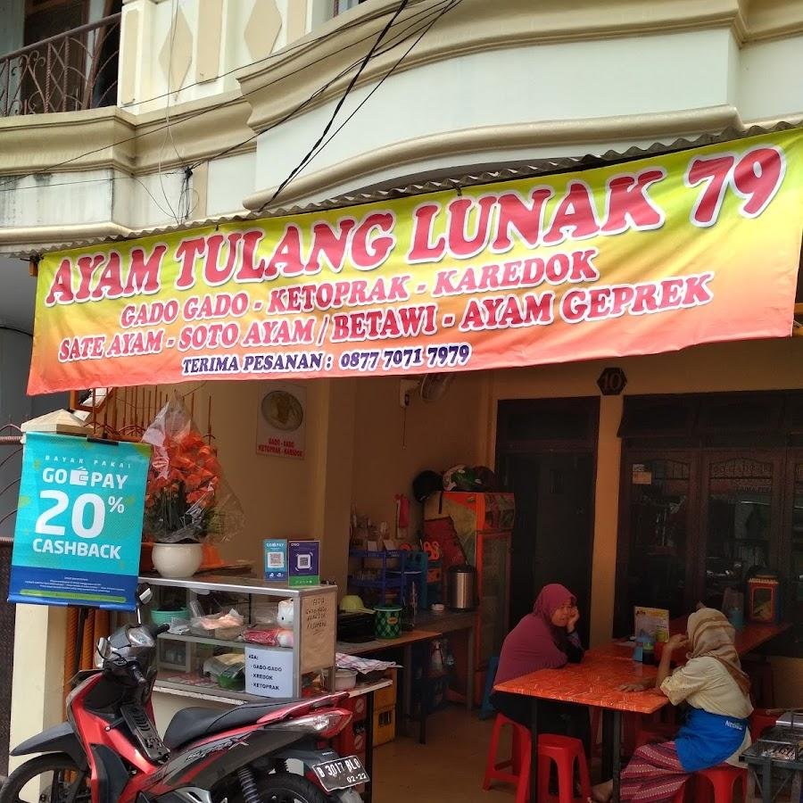 Ayam Tulang Lunak 79, Batu Tulis