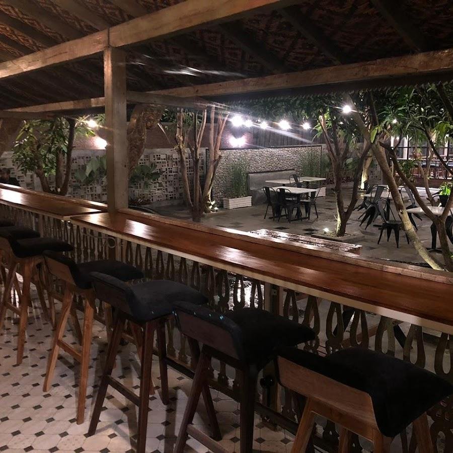 Ekstens Kopi and Space, Janti