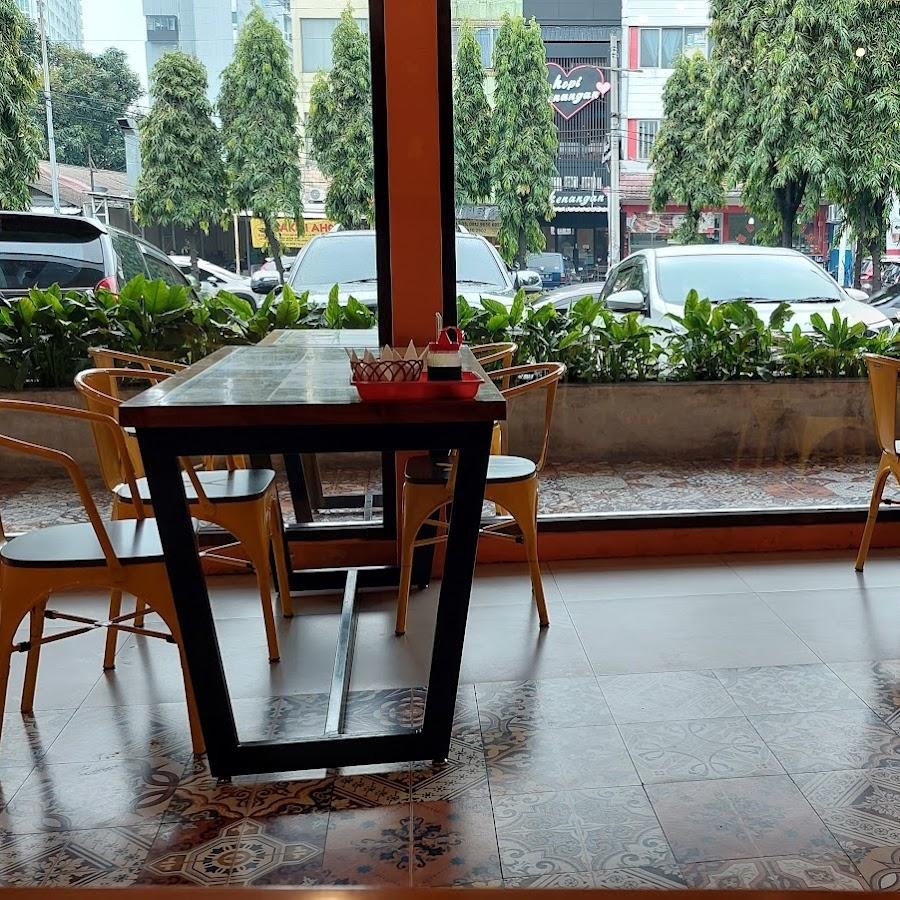 Bebek Kaleyo, Kebon Jeruk