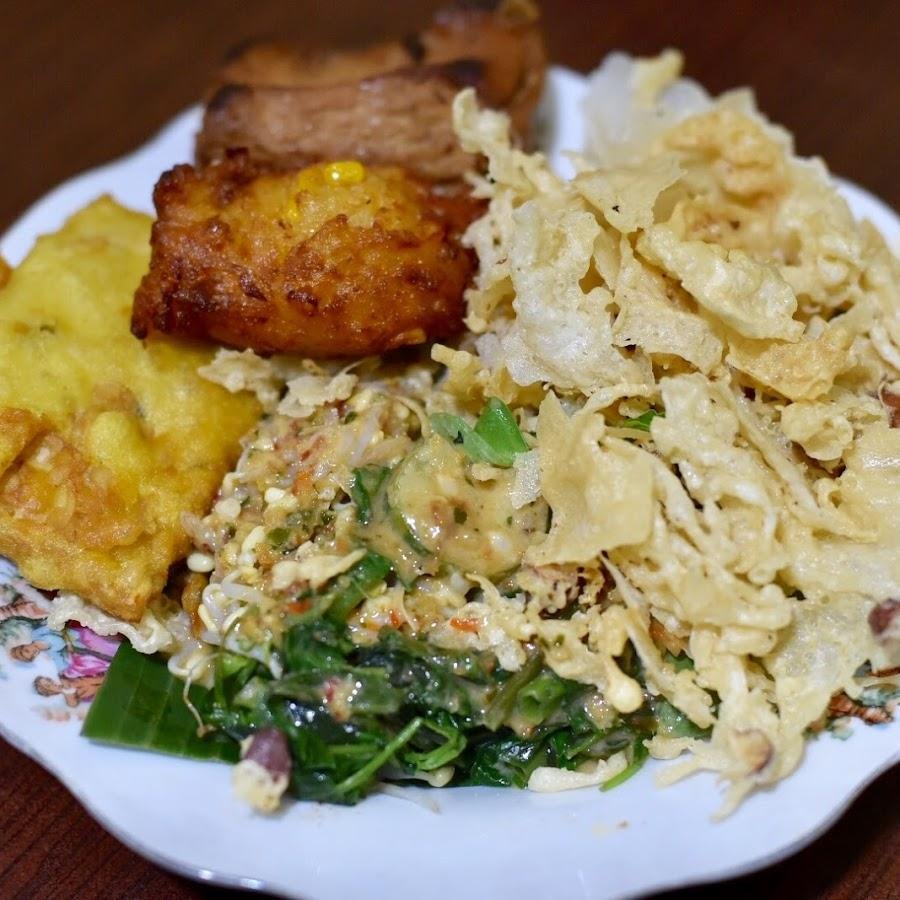 Nasi Pecel Madiun Mbak Susi, Jl. Dharmahusada 107 Surabaya