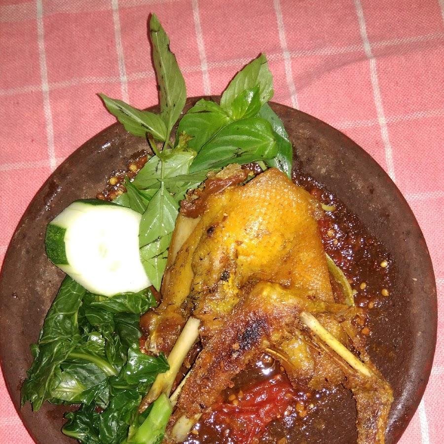 Spesial Penyetan Sambal Tempong, Sentra Kuliner Sriwijaya
