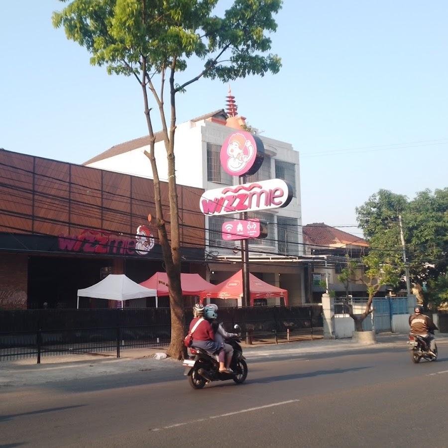 Wizzmie, Ayani Bandung