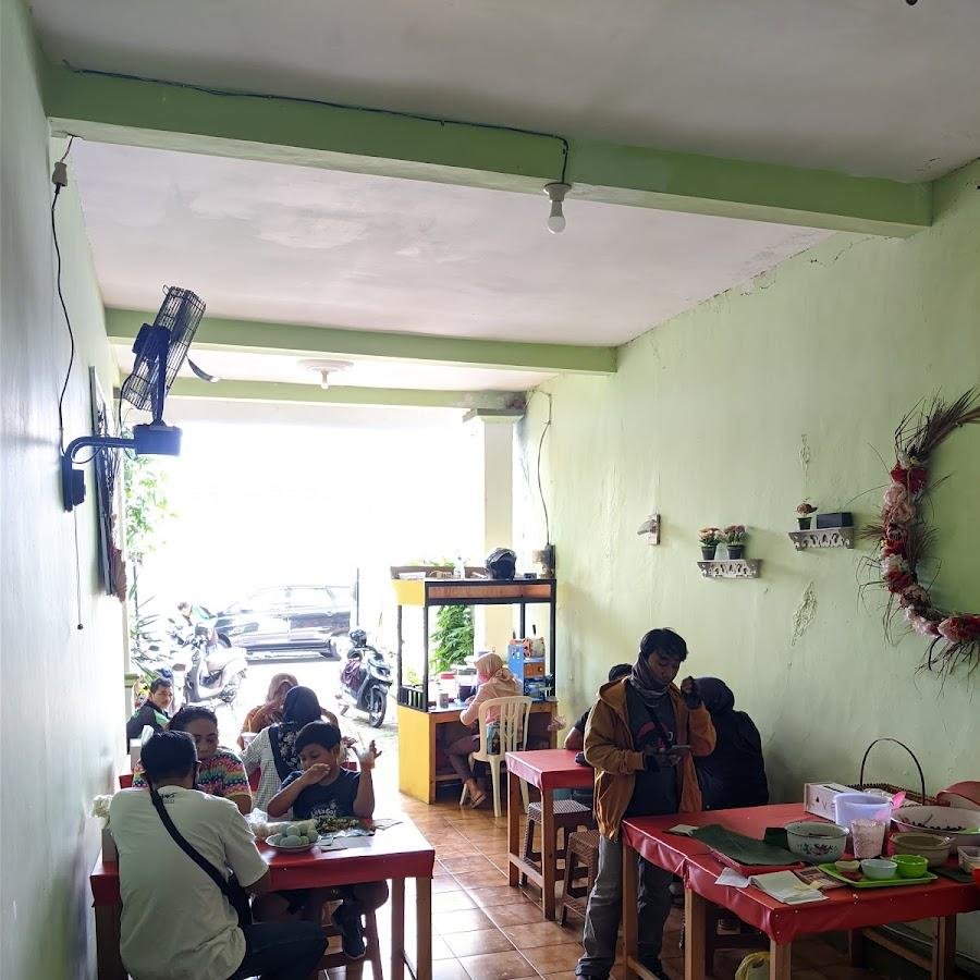 Sebats Mbak Lin, Taman