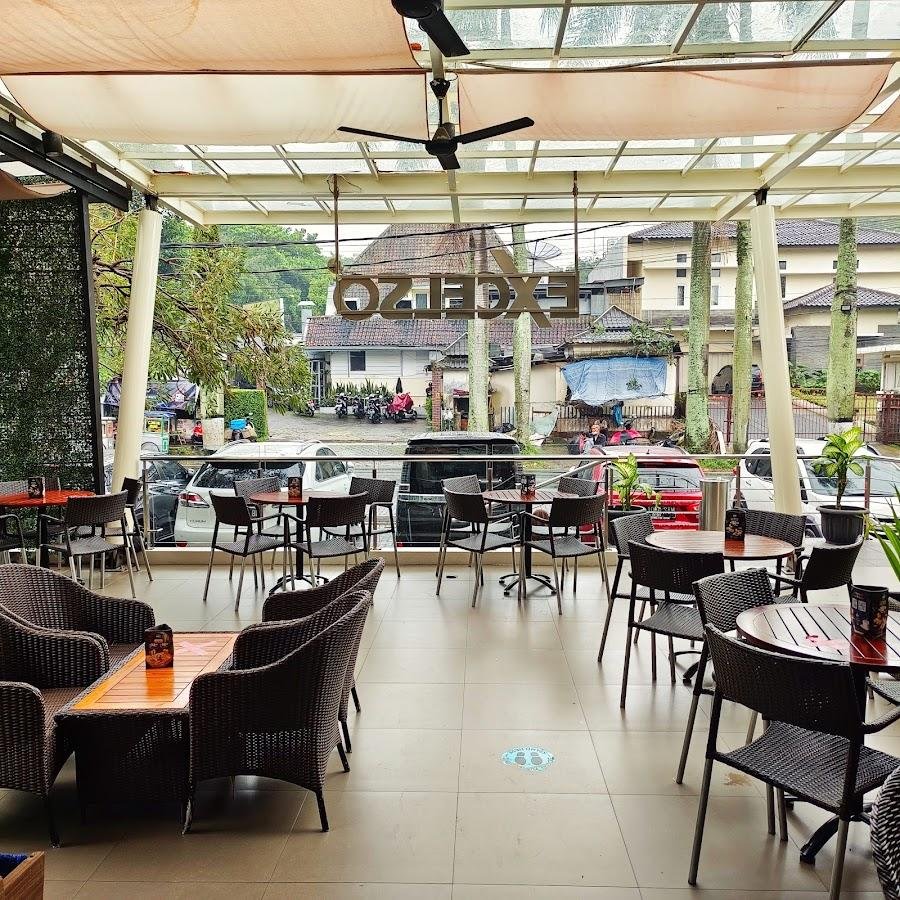 Excelso Coffee, Mayfair Sukajadi