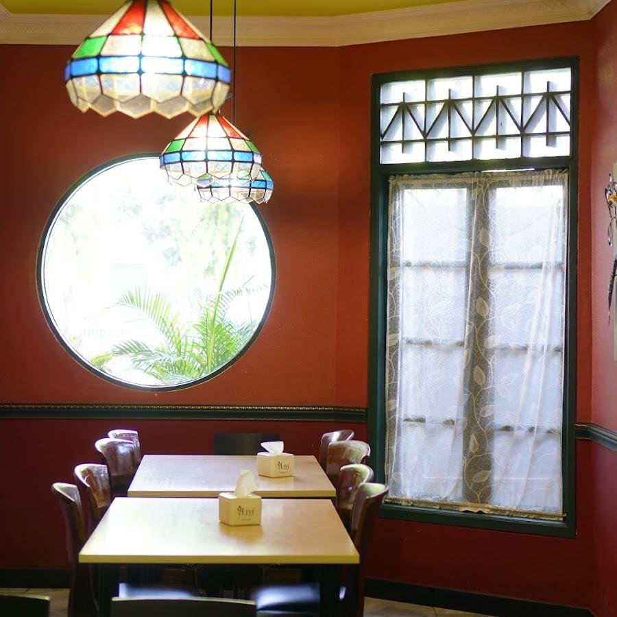 Sarang Oci Restoran Manado, Jalan Panjang