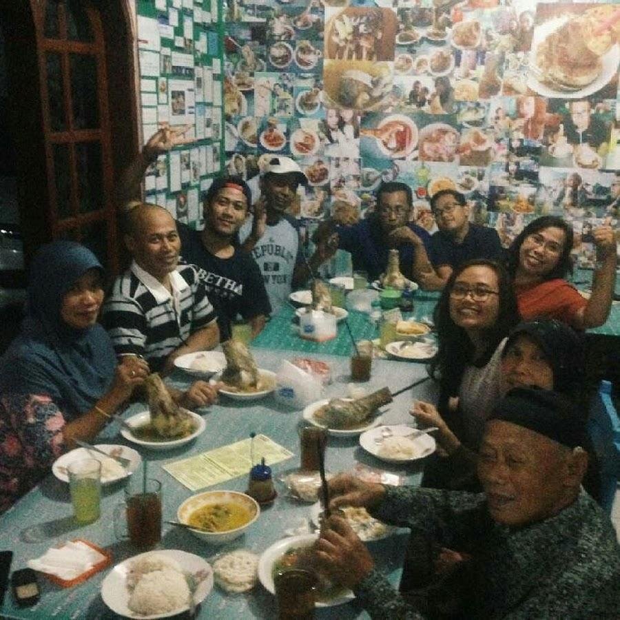 Sop Sumsum Pak Kayin, Cengger Ayam 1