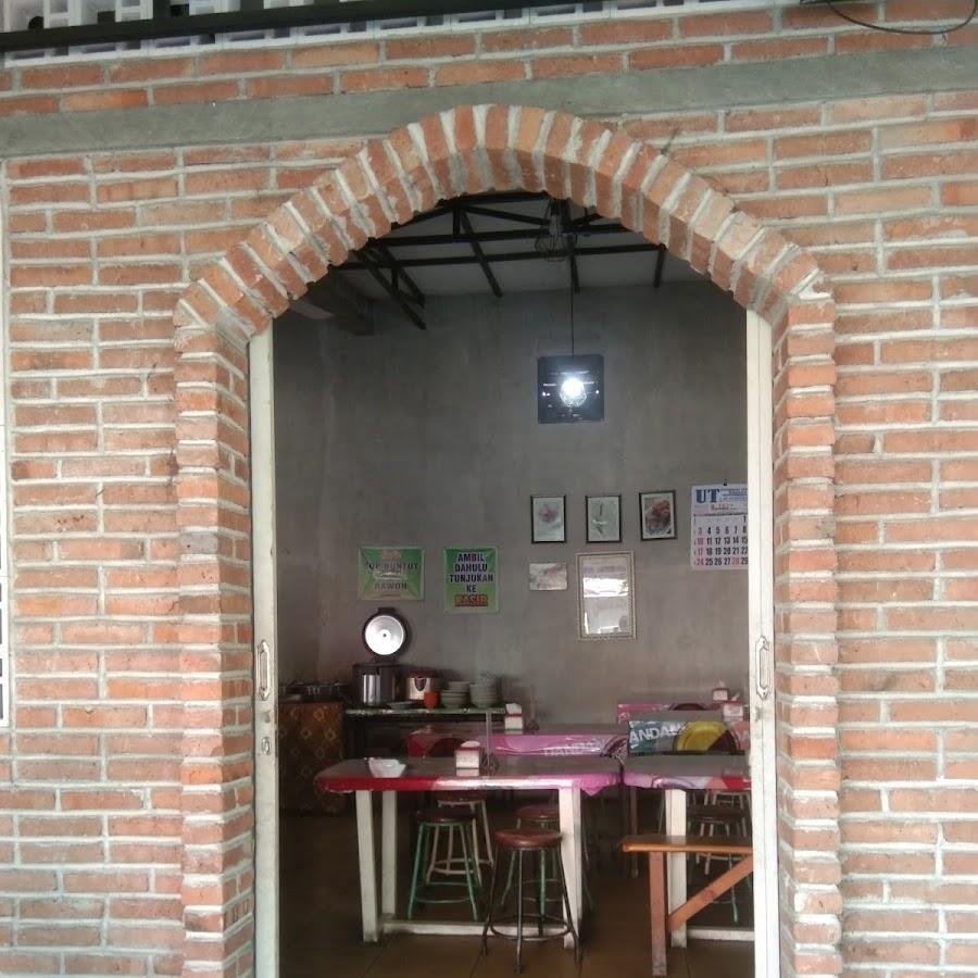 Warung Makan LaWuni, Taman