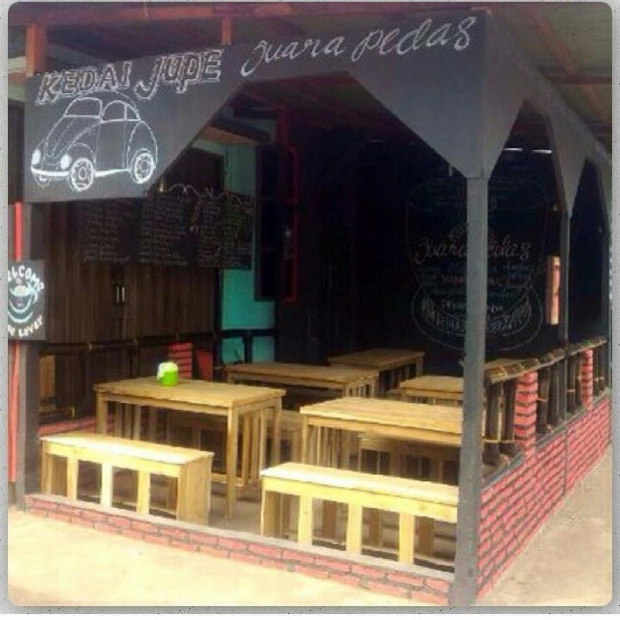 Kedai Jupe, Kesambi