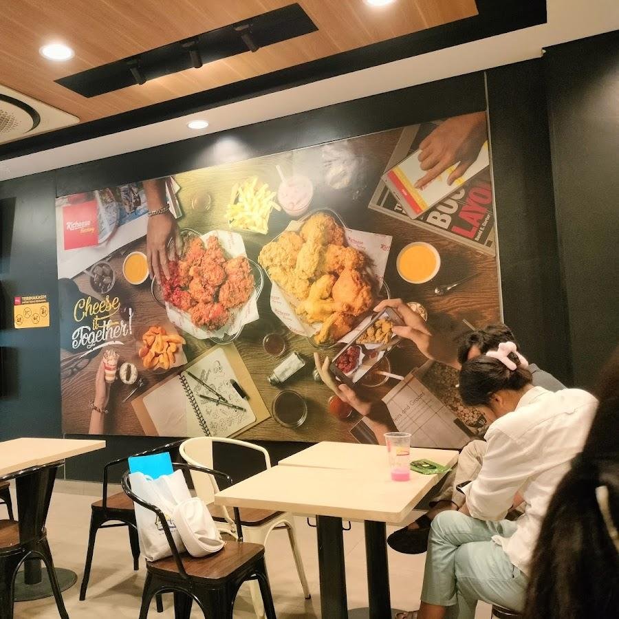 Richeese Factory, Taman Semanan