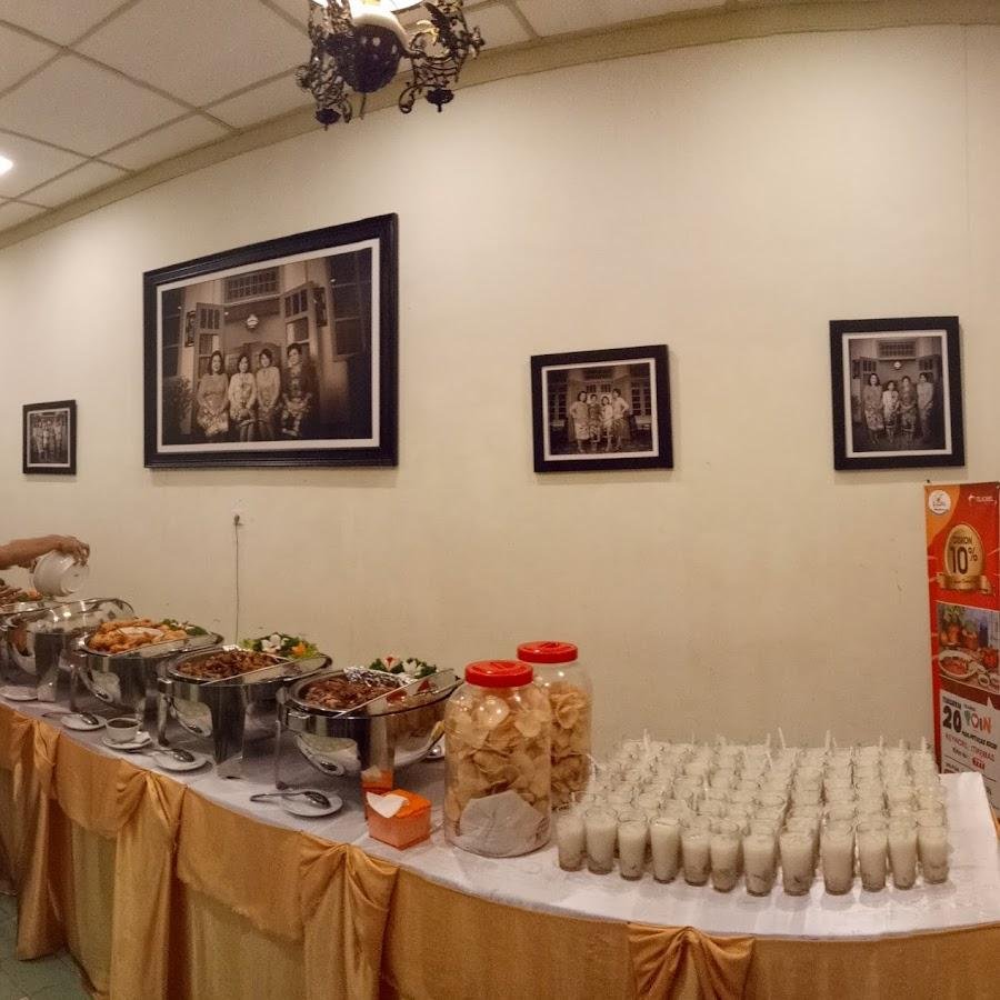 Itik Emas Restaurant, Taman