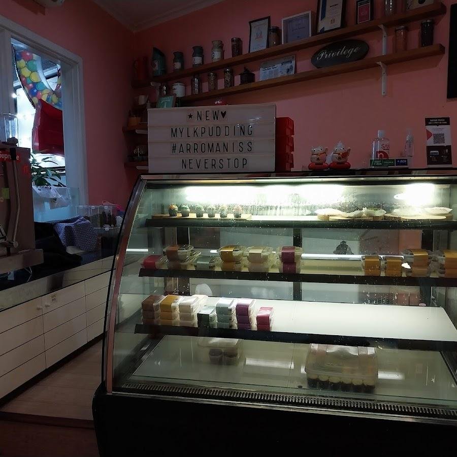 Arromanis Corner Store, Wira Angun Angun