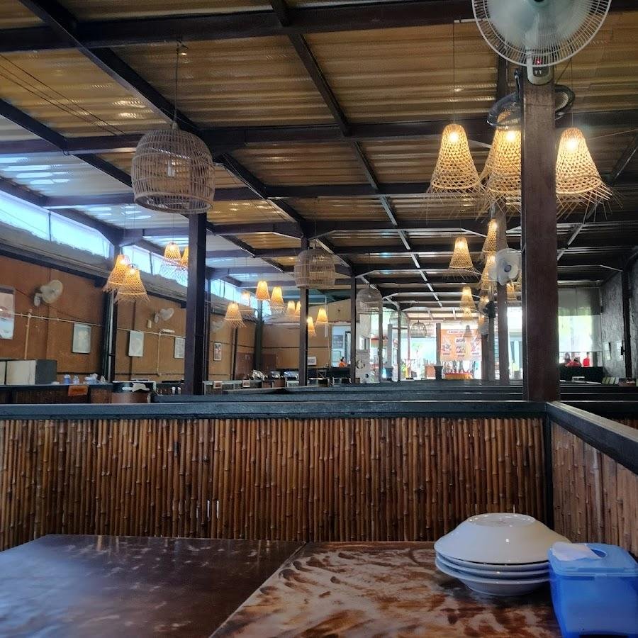 Warung Apung Rahmawati, Gresik