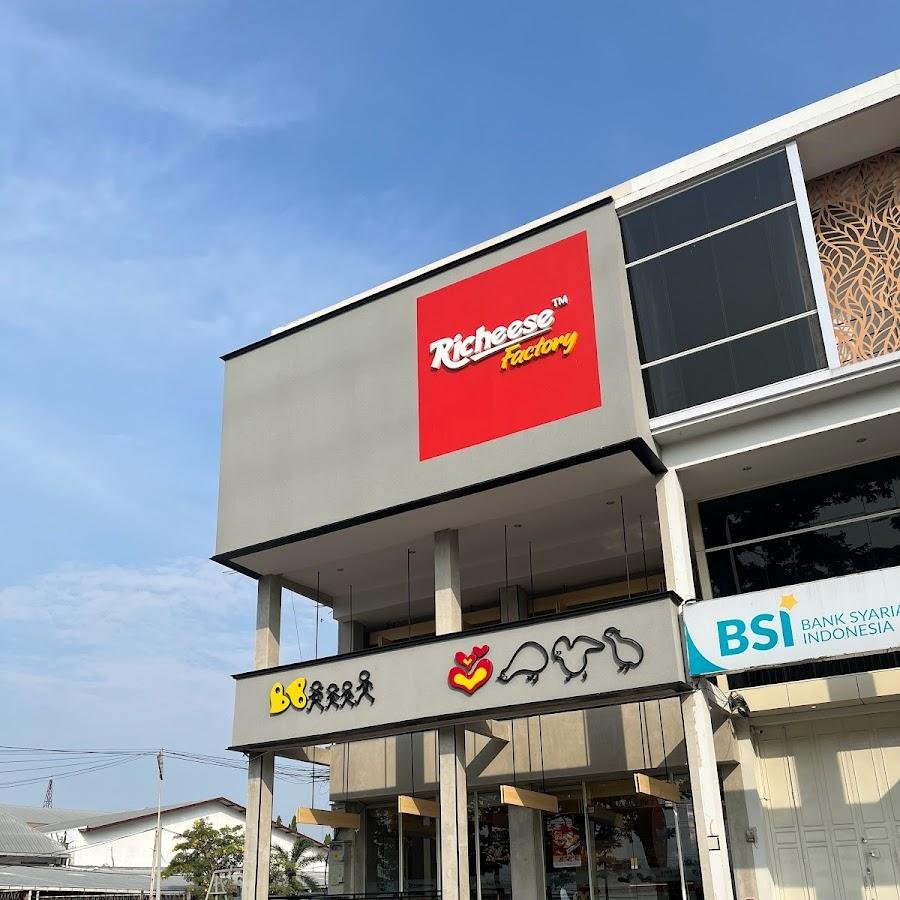 Richeese Factory, Ngaliyan