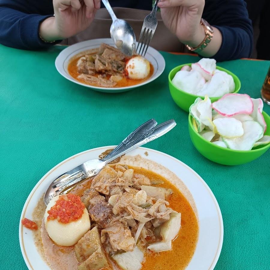 Ketupat Sayur Padang, Pertigaan Lawanggada