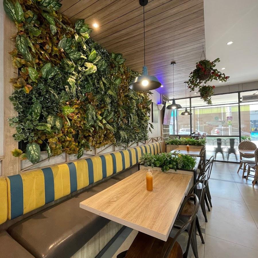 Solaria, Bandara Halim