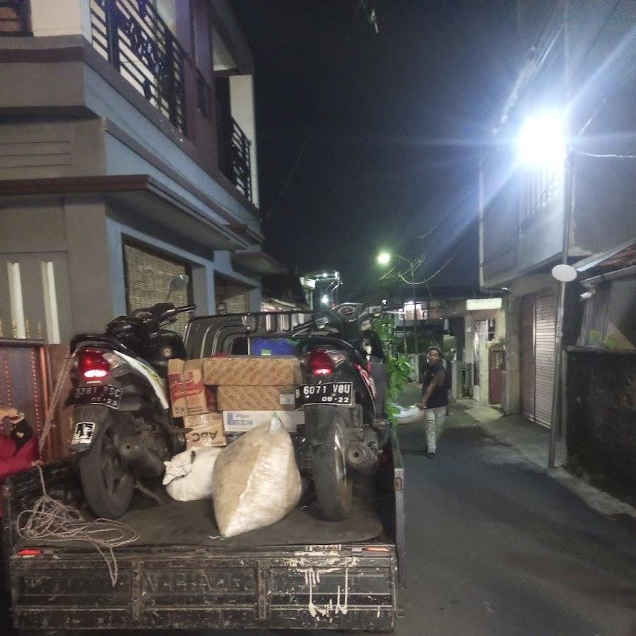 Warung Ayam Sambal Gledek & Bakso Bapak Slamet, Larangan