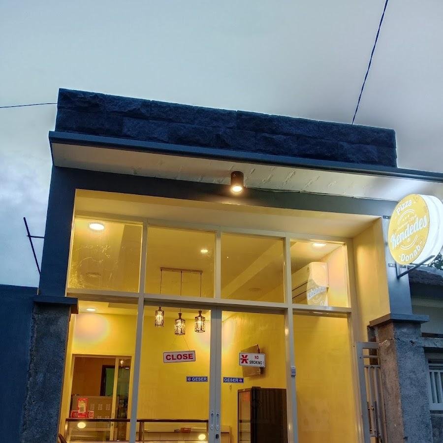 Kendedes Pizza, Candirenggo
