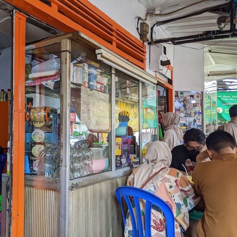 Rumah Makan Padang Malah Dicubo