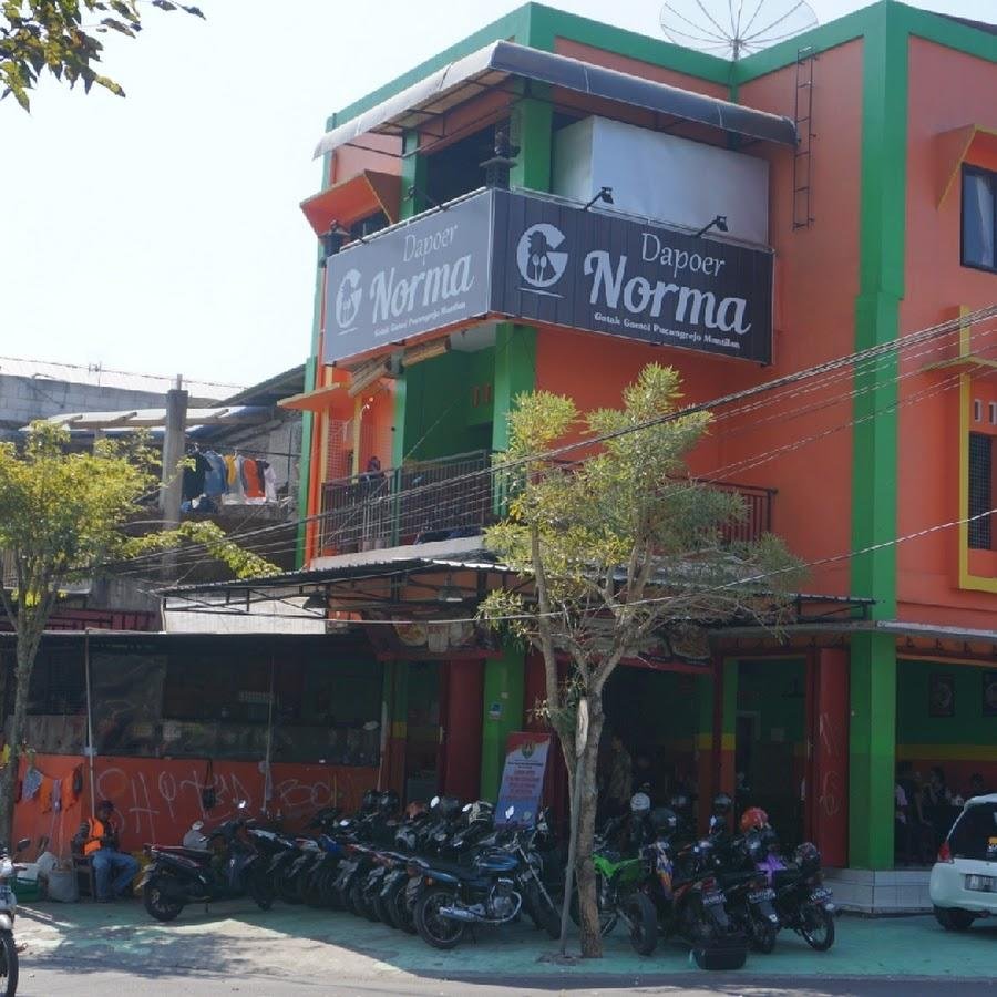 Dapoer Norma, Muntilan