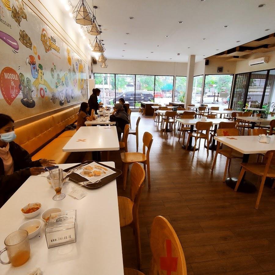 Mie Ramor, Tri Lomba Juang