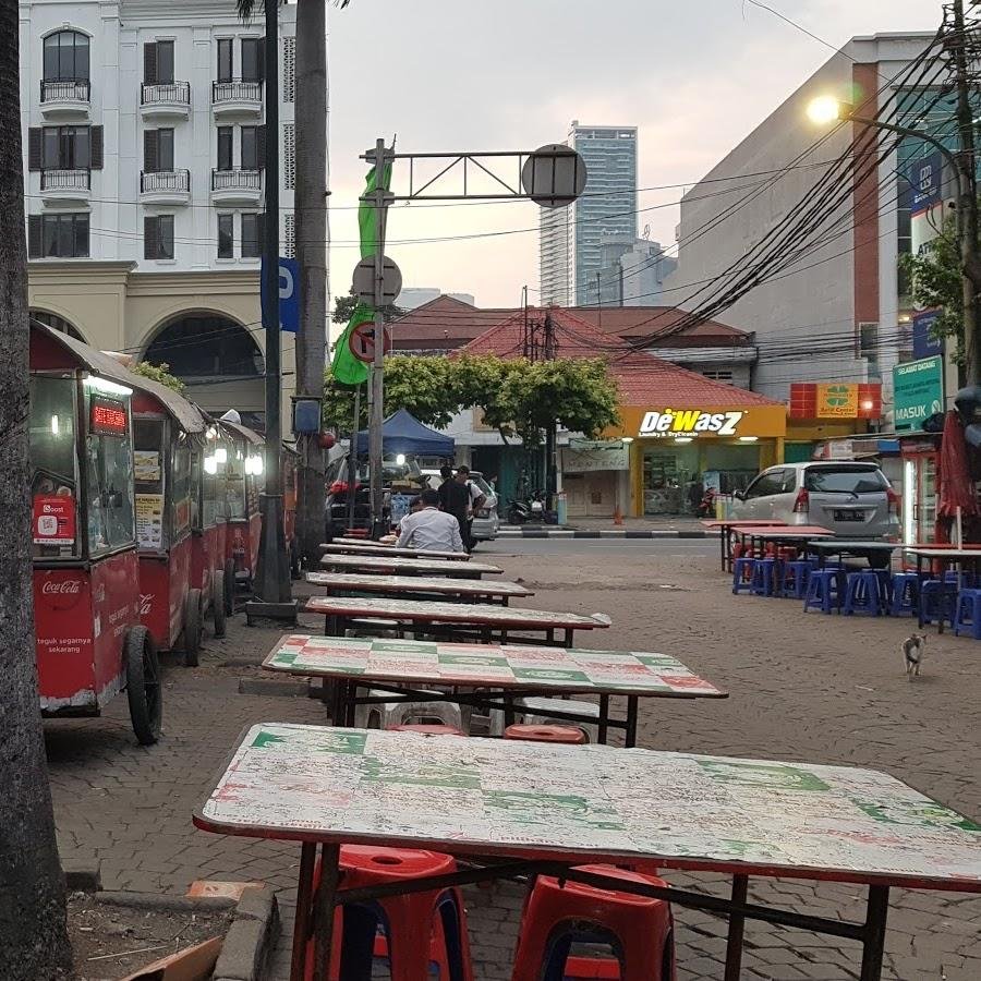 Nasi Goreng Gila Gondrong Obama, Menteng