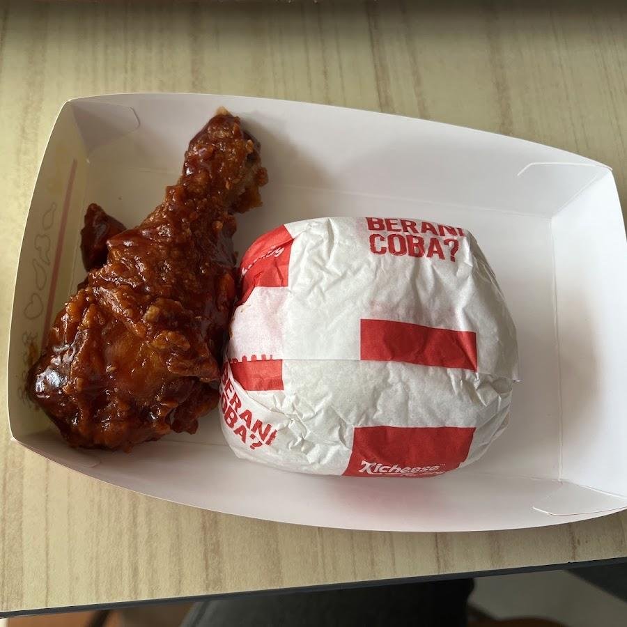 Richeese Factory, Cipondoh