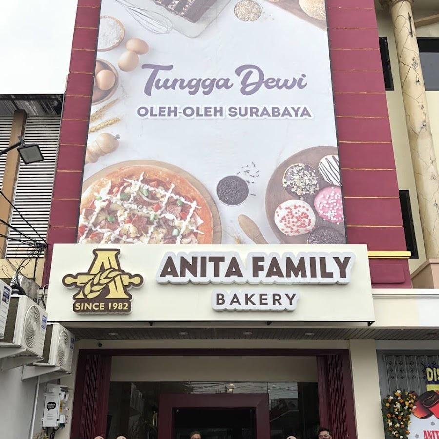 Anita Family Bakery, Krampung