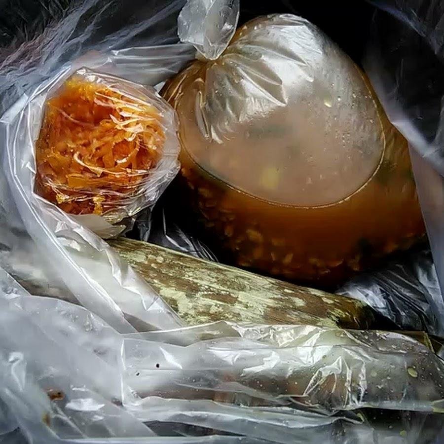 Lontong Kikil dan Kupang Bu Mintol